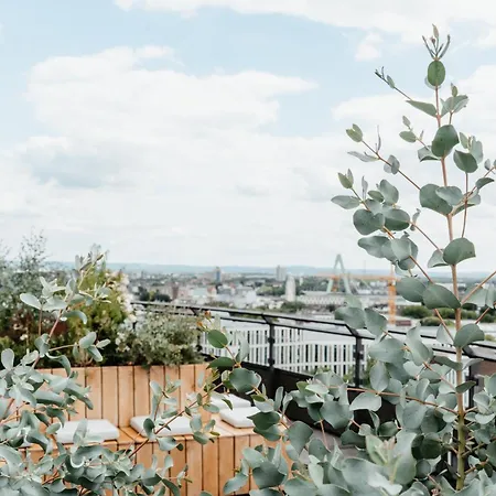 מלון Wasserturm Cologne, Curio Collection By Hilton קלן