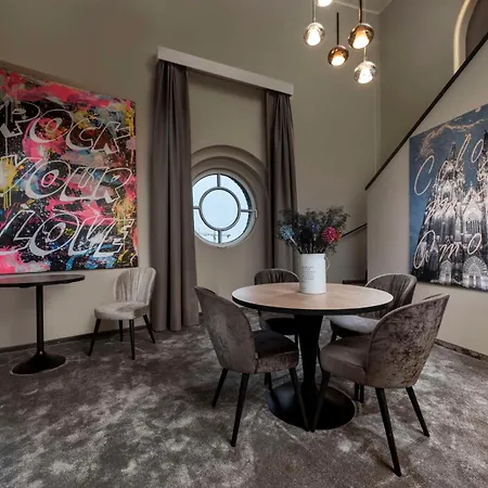 מלון Wasserturm Cologne, Curio Collection By Hilton