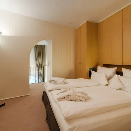 מלון Wasserturm Cologne, Curio Collection By Hilton