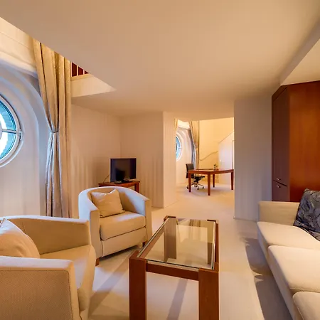 Wasserturm Cologne, Curio Collection By Hilton 4*