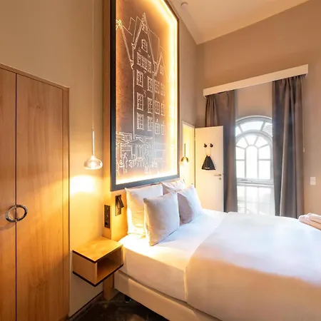 Hotel Wasserturm Cologne, Curio Collection By Hilton