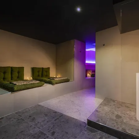 Hotel Wasserturm Cologne, Curio Collection By Hilton 4*