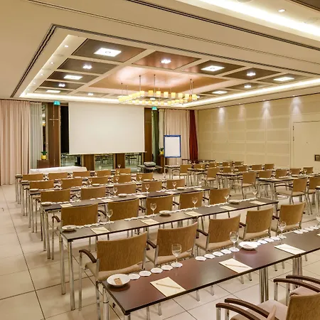 Hotell Wasserturm Cologne, Curio Collection By Hilton 4*
