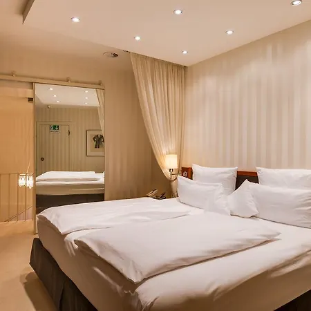 Hotell Wasserturm Cologne, Curio Collection By Hilton
