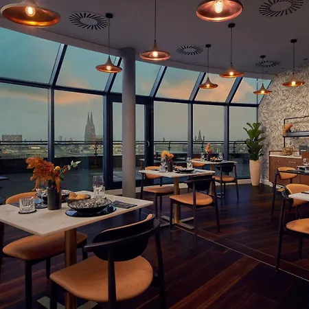 Hotel Wasserturm Cologne, Curio Collection By Hilton Keulen