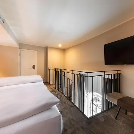 Hotell Wasserturm Cologne, Curio Collection By Hilton 4*