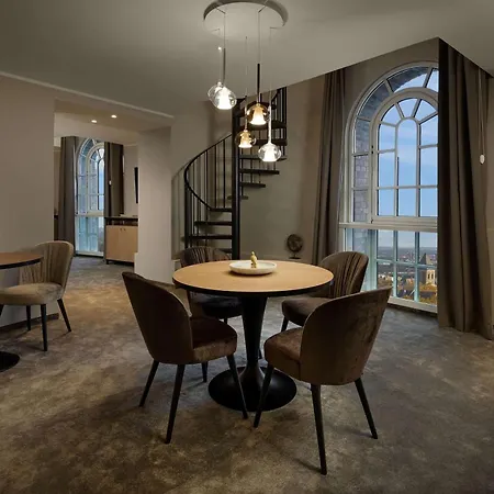Hotell Wasserturm Cologne, Curio Collection By Hilton