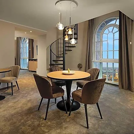 Otel Wasserturm Cologne, Curio Collection By Hilton Köln