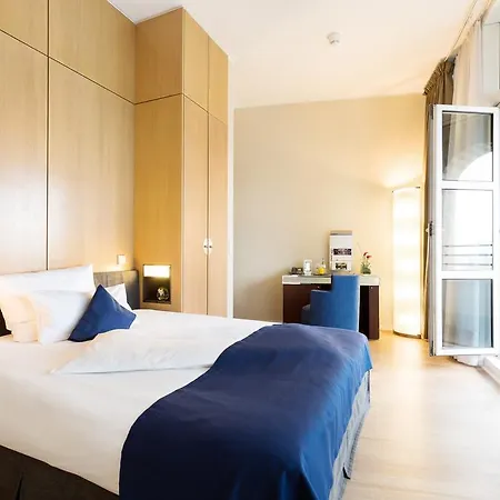 Hotell Wasserturm Cologne, Curio Collection By Hilton 4*