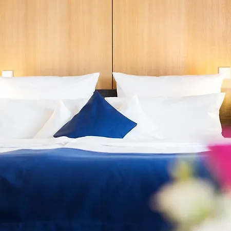 Hotell Wasserturm Cologne, Curio Collection By Hilton 4*