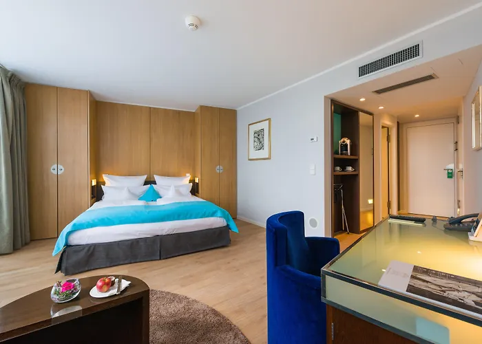 Hotel Wasserturm Cologne, Curio Collection By Hilton Cologne