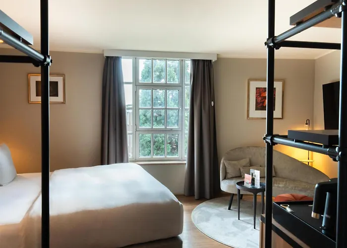 Hotel Wasserturm Cologne, Curio Collection By Hilton 4*