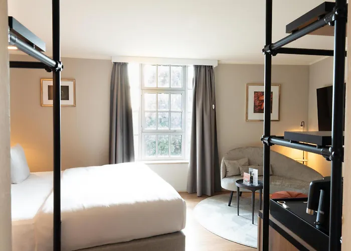 Hotel Wasserturm Cologne, Curio Collection By Hilton