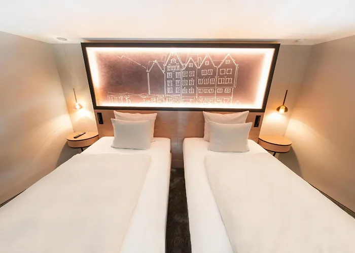 Hotel Wasserturm Cologne, Curio Collection By Hilton