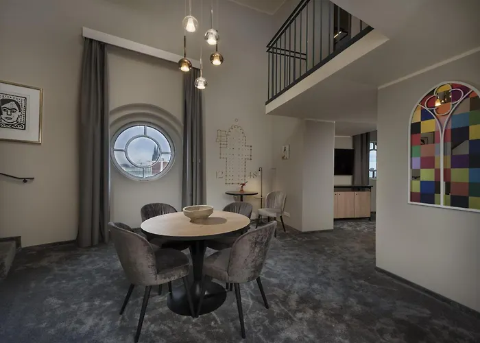 Hotel Wasserturm Cologne, Curio Collection By Hilton
