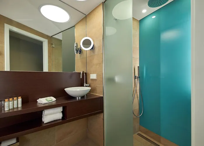 Hotel Wasserturm Cologne, Curio Collection By Hilton Cologne