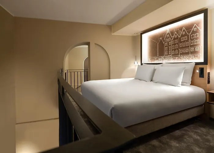 Hotel Wasserturm Cologne, Curio Collection By Hilton 4*