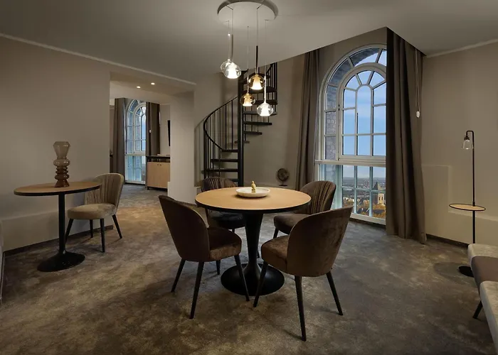 Hotel Wasserturm Cologne, Curio Collection By Hilton