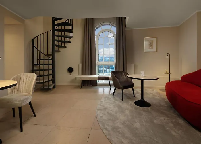 Hotel Wasserturm Cologne, Curio Collection By Hilton