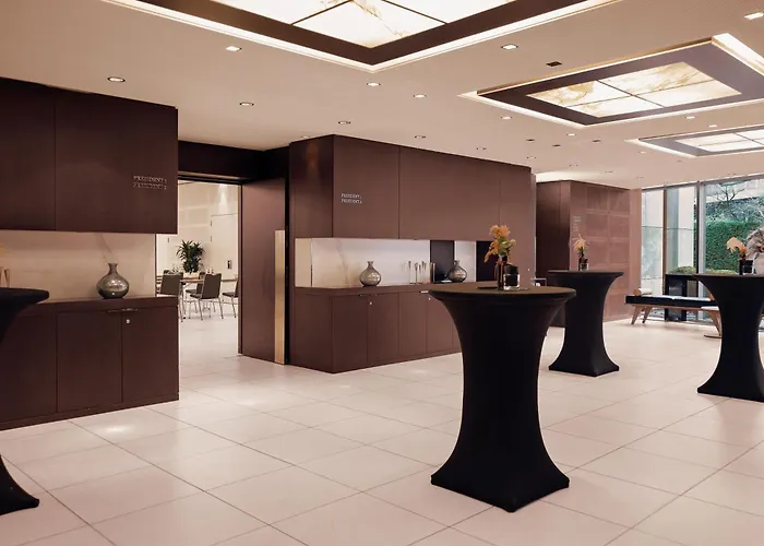 Hotel Wasserturm Cologne, Curio Collection By Hilton