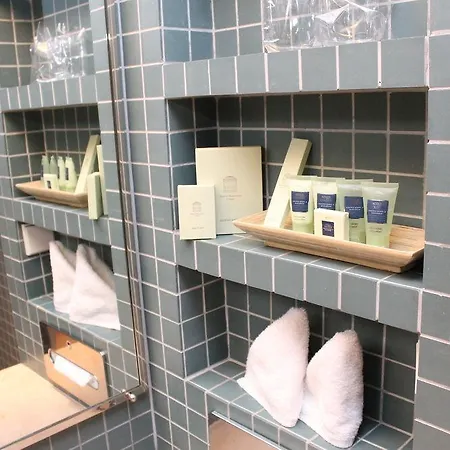 Hotel Wasserturm Cologne, Curio Collection By Hilton Colonia