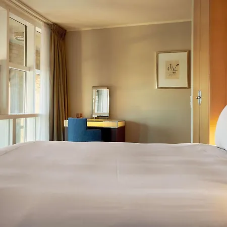 Hotel Wasserturm Cologne, Curio Collection By Hilton Colonia