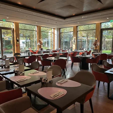 Hotel Wasserturm Cologne, Curio Collection By Hilton 4*