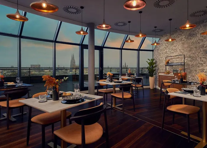 Hotell Wasserturm Cologne, Curio Collection By Hilton Köln