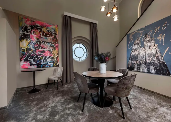Hotel Wasserturm Cologne, Curio Collection By Hilton