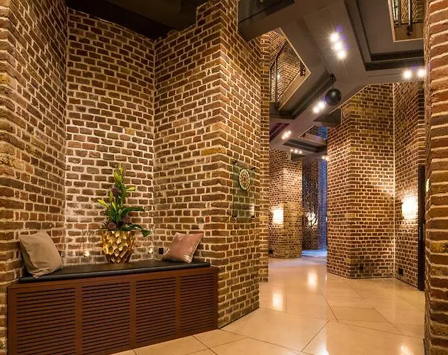 Hotel Wasserturm Cologne, Curio Collection By Hilton 4*